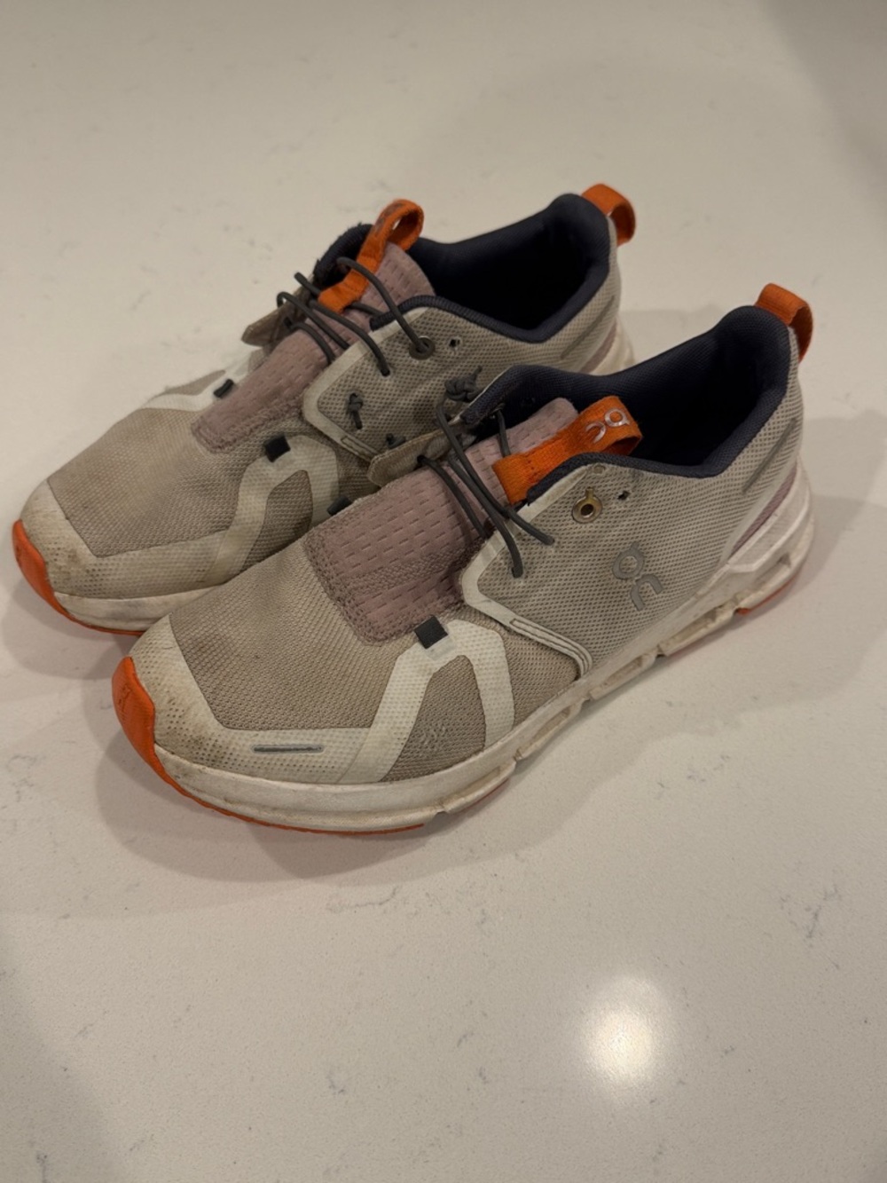 Used ON Cloud Running Sneakers youth 6